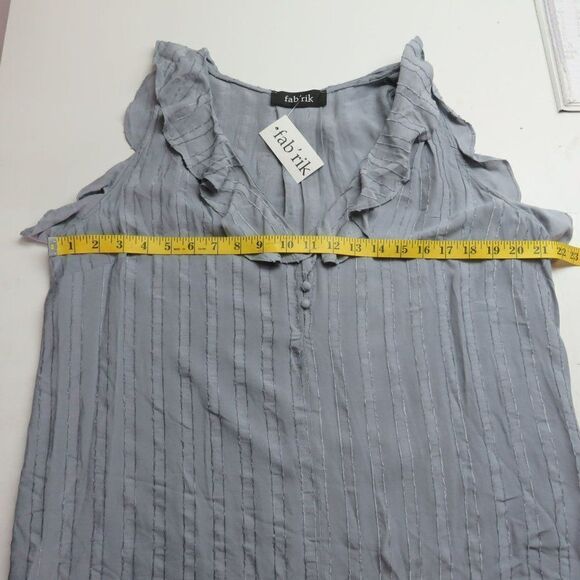 Fab'rik Ruffled Boho Sleeveless Top Women's Size Small Gray Light & Airy - Picture 7 of 11